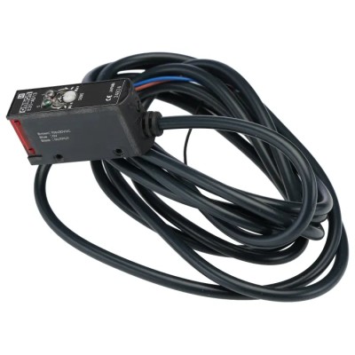 Omron Diffuse Photoelectric Sensor Block Sensor 100 mm Detection Range NPN Output IP67 E3S-AD13