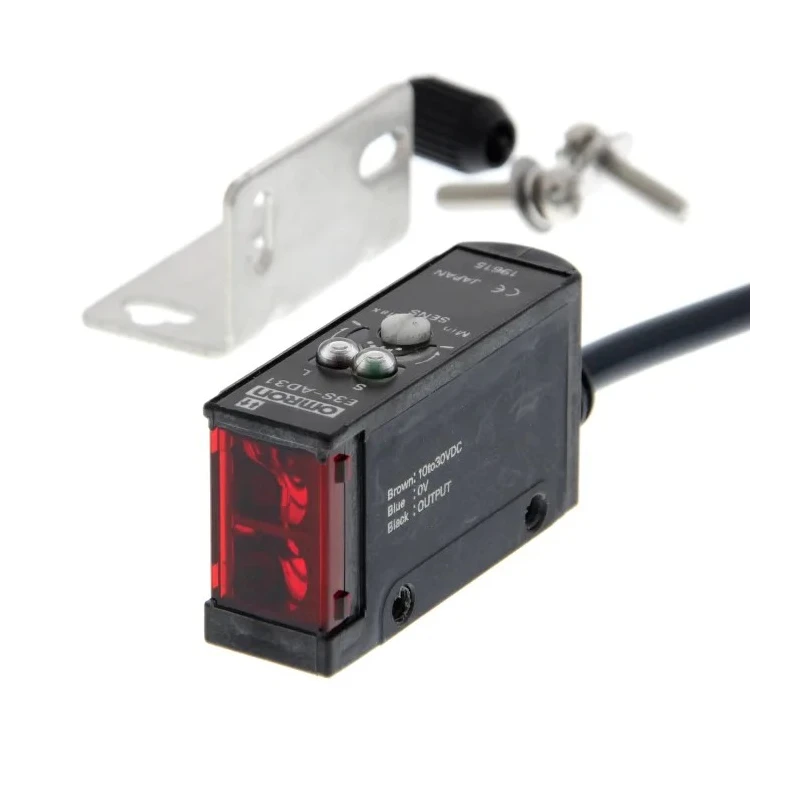 Omron Diffuse Photoelectric Sensor Block Sensor 100 mm Detection Range NPN Output IP67 E3S-AD13