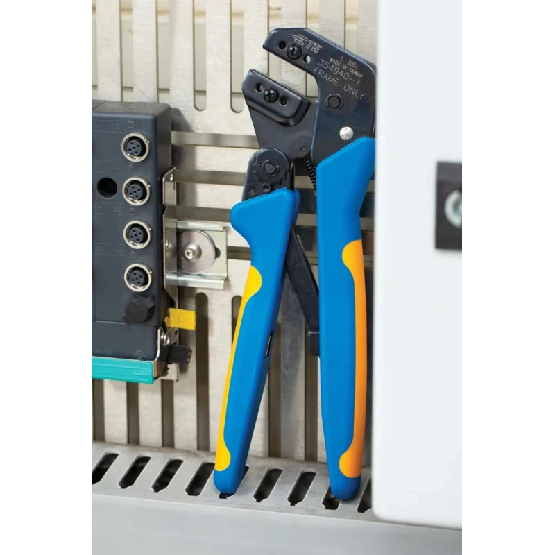 TE Connectivity Pro-Crimper III Commercial Grade Hand Crimp Tool Frame with Adjustable Ratchet 354940-1