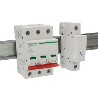 Schneider Electric 3-Pole DIN Rail Isolator Switch 125A, IP20 Protection, Screw Terminal SEA91253N