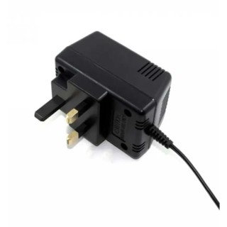 RS PRO 2.1 x 5.5 x 12 mm Centre Positive AC/DC Adapter Type G 5V DC Output 4.5W 900mA 139-1781