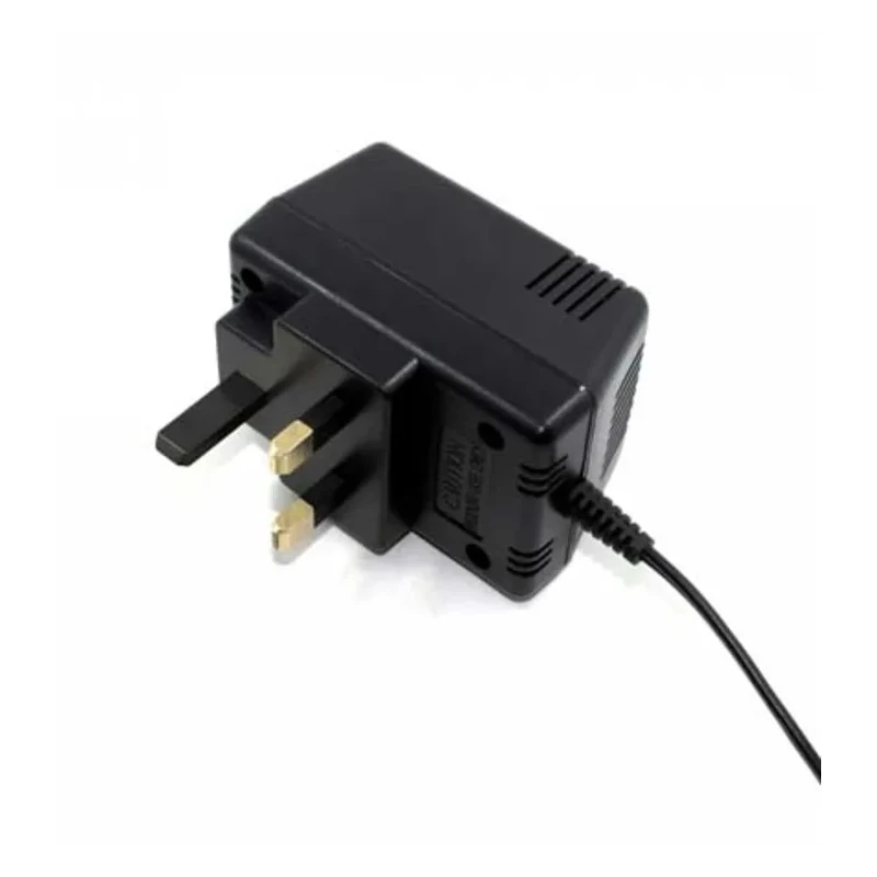 RS PRO 2.1 x 5.5 x 12 mm Centre Positive AC/DC Adapter Type G 5V DC Output 4.5W 900mA 139-1781