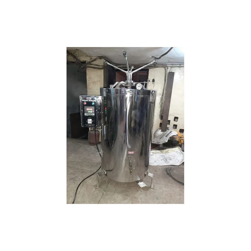 double-walled-vertical-autoclave-31453-1