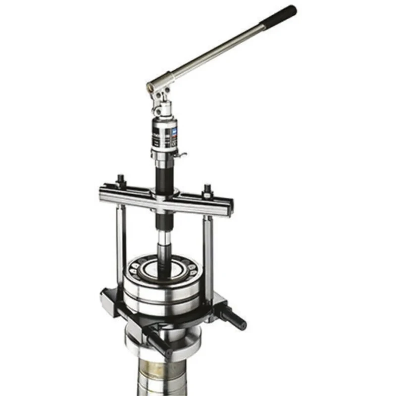 SKF Hydraulic Bearing Puller 11.2 t Force 100 kN Capacity 17-Piece Kit TMHC 110E