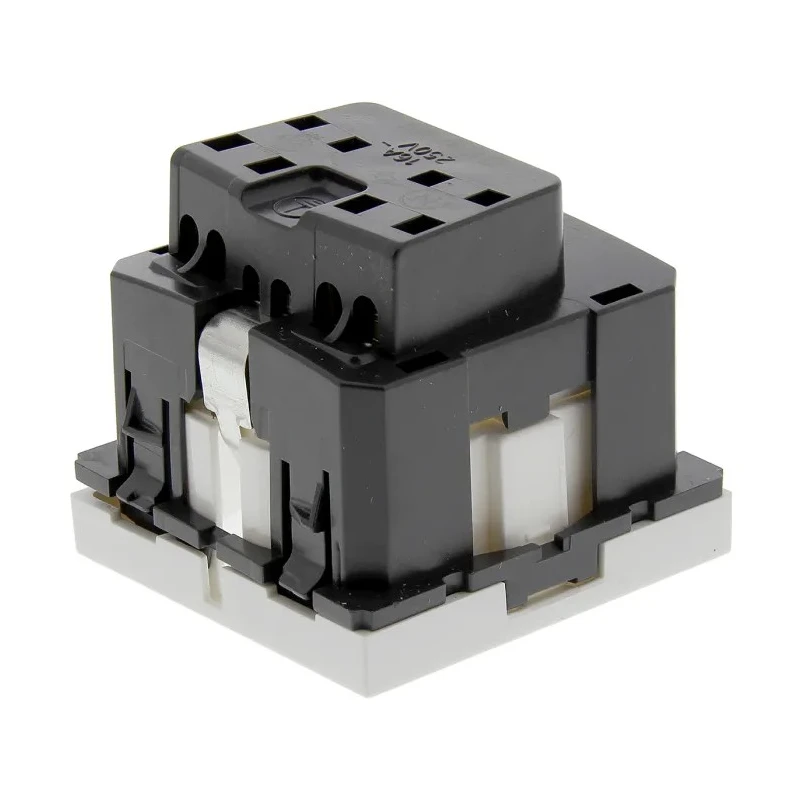 Legrand 16A White 1 Gang Plug Socket Mosaïc Indoor Type F 0 772 13
