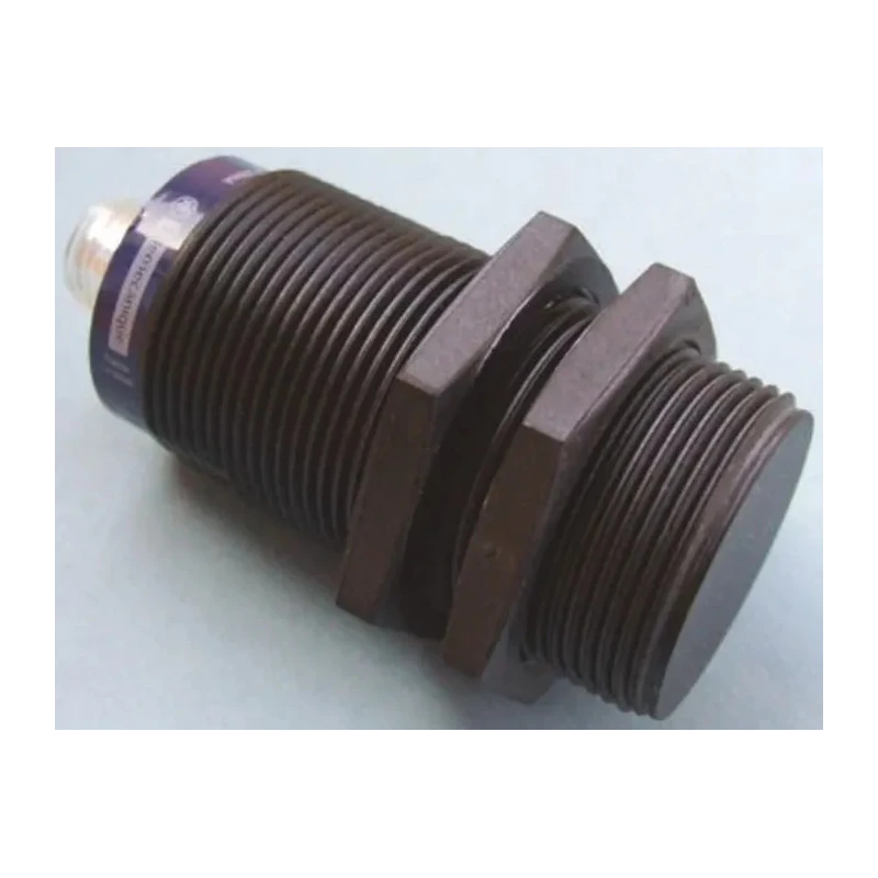 Telemecanique Sensors Threaded Barrel Inductive Proximity Sensor M30 x 1.5, PNP/NPN Output, 24V dc Supply, 15mm XS4P30KP340D