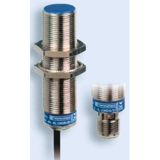 Telemecanique Sensors Threaded Barrel Inductive Proximity Sensor M18 x 1 PNP 48V DC 8 mm Detection XS618B1PBM12