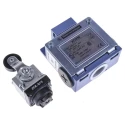 Telemecanique Sensors OsiSense XC Series Roller Lever Limit Switch, 1 NO/1 NC, IP66, Zinc Alloy Housing, 240V AC, 3A 