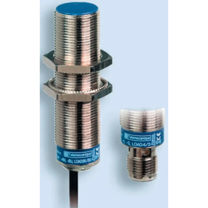 Telemecanique Sensors Threaded Barrel Inductive Proximity Sensor M12 x 1 PNP 24V dc 7 mm Detection XS212SAPAM12