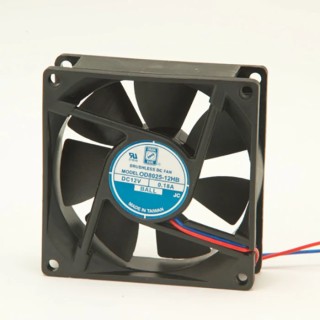 RS PRO Axial Fan 12V DC 68 m³/h Airflow 1.8 W Power 180 mA Max IP55 80mm x 80mm x 25mm IP55