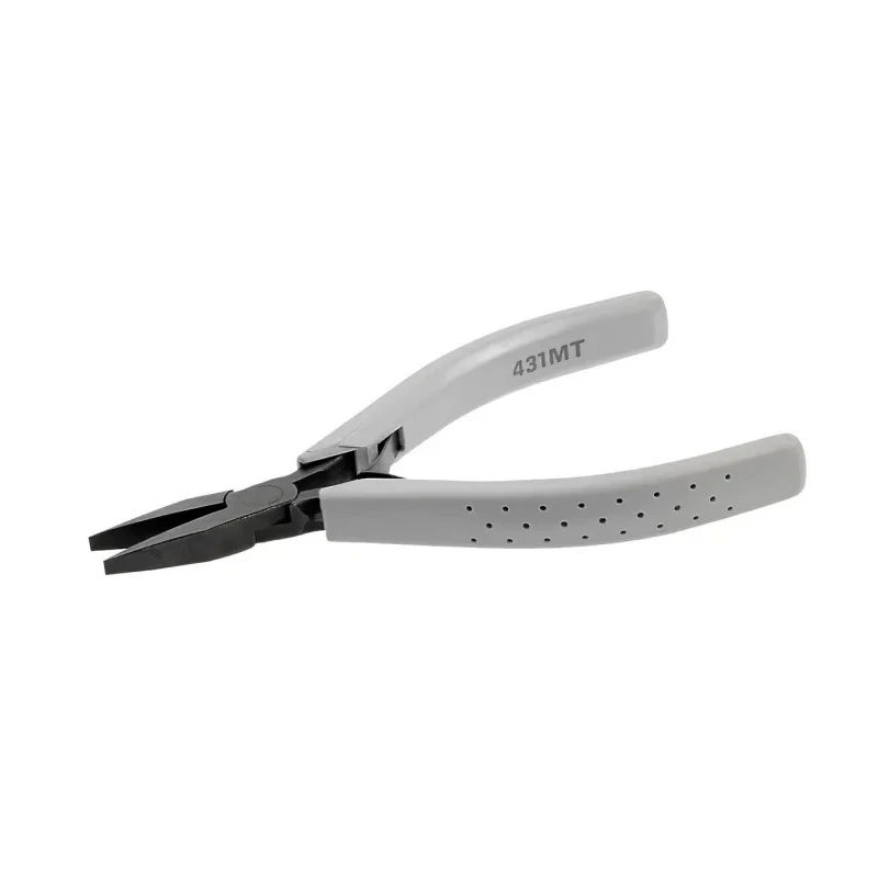 Facom 3-Piece Combination Plier Straight 135mm Overall, VDE 1000V Approved, 20mm Jaw Chrome Finish 431.MT