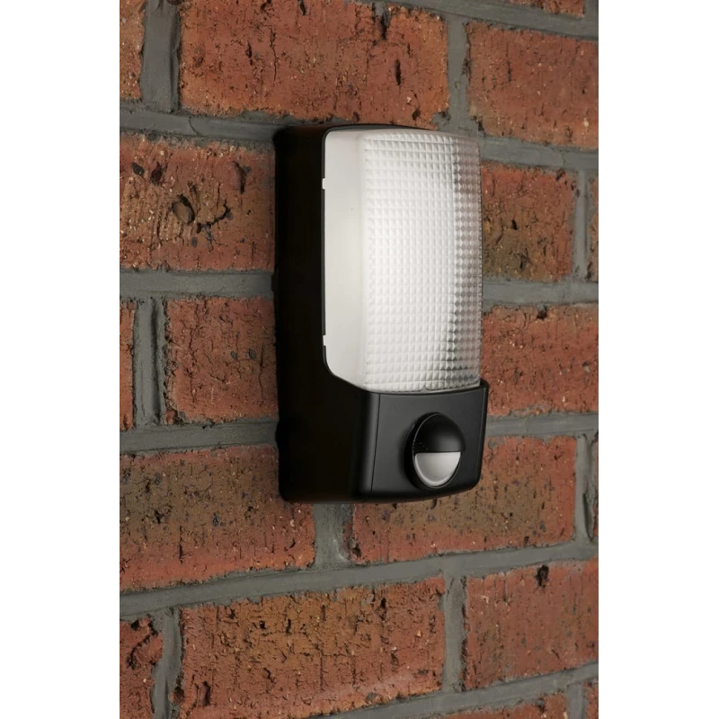Timeguard Rectangular LED Bulkhead Light, 5 W, 230V ac, Polycarbonate Housing, IP55 LED88PIRN