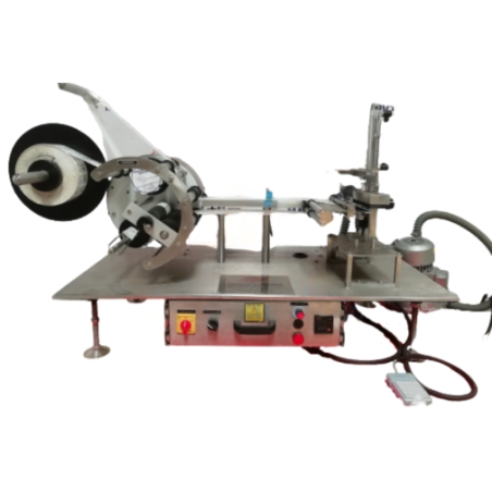 semi-automatic-sticker-labeling-machine-for-flat-square-bottles-39097