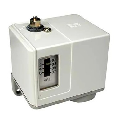 SMC Pneumatic Pressure Switch IS3000-02L5 0.1 MPa to 0.7 MPa 5V DC 10mA LED Indicator Japan