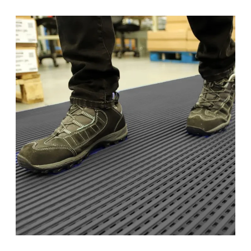 Coba Europe Black Anti-Fatigue Mat Vinyl Mat Anti-Slip Finish 10 m x 1 m x 11.5 mm DS011010