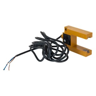 Omron Through Beam Photoelectric Sensor Fork Sensor 30 mm Detection Range PNP Output IP67 Metal Housing E3S-GS3B4