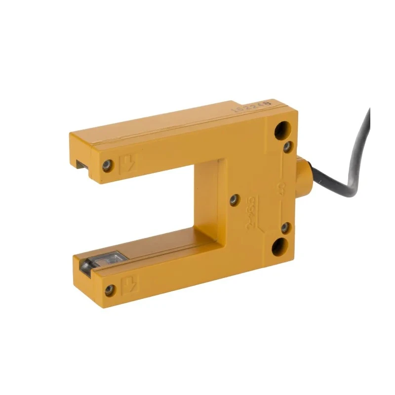 Omron Through Beam Photoelectric Sensor Fork Sensor 30 mm Detection Range PNP Output IP67 Metal Housing E3S-GS3B4
