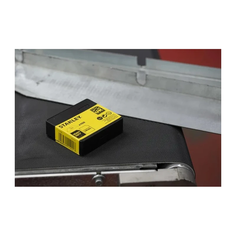 Stanley Flat Safety Knife Blade Heavy Duty 62mm Length 0.61mm Thickness 100 Pieces 1-11-921