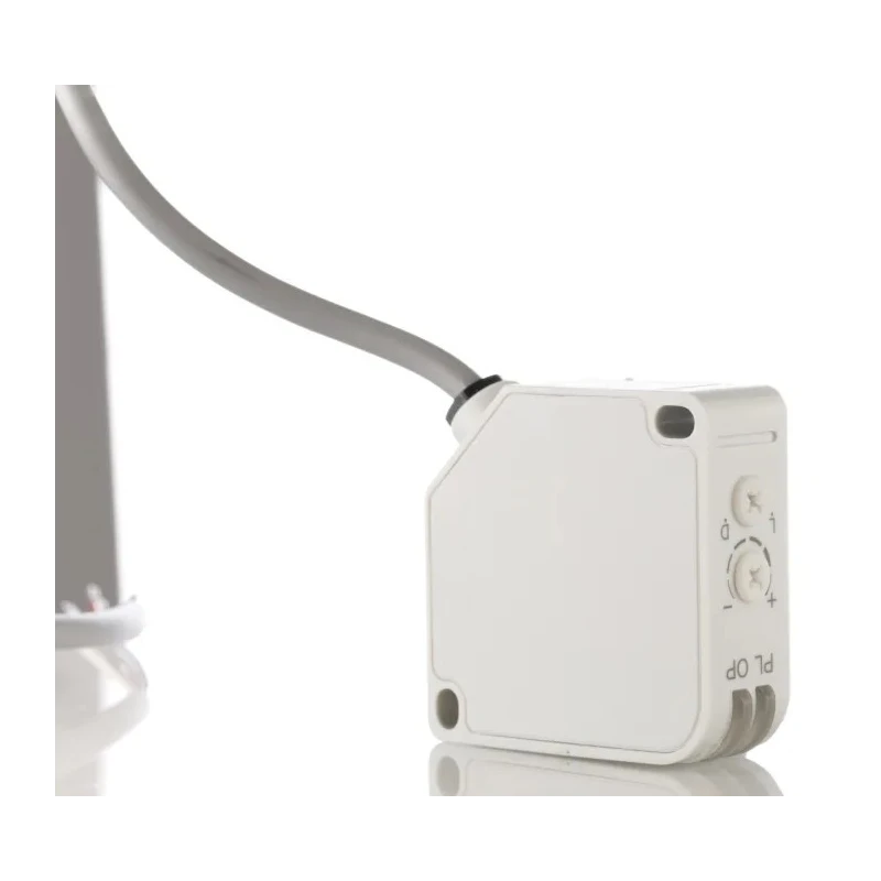 RS PRO Polarised Retro Reflection Photoelectric Sensor, Block Style, 5 m Detection Range, NPN/PNP Output, IP67 Rated IP67