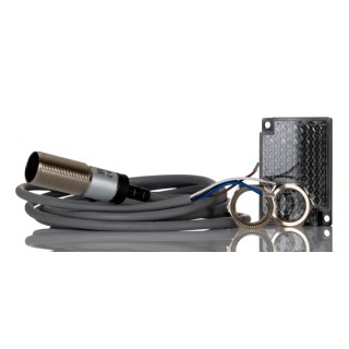 RS PRO Retroreflective Photoelectric Barrel Sensor, 3 m Detection Range, Infrared LED, NPN NO/NC Output, IP67 IP Rating IP67