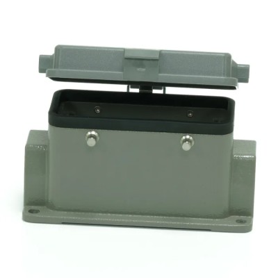 RS PRO Heavy Duty Power Connector Housing Surface Mount Die Cast Aluminium IP65 4 Levers M25 Thread Size 208-4975