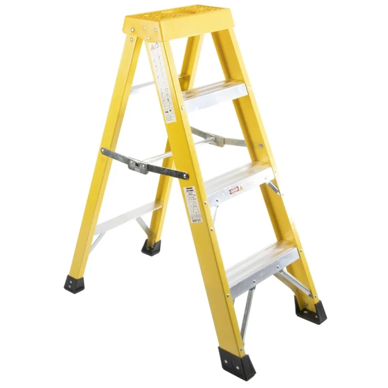 RS PRO Fibreglass 4 Steps Step Ladder 1m Platform Height, Aluminium Rungs, EN 131 Compliant, Load Capacity 150kg 553-838
