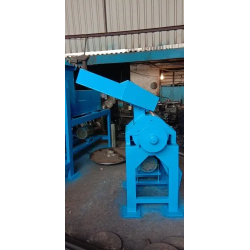 high-speed-crusher-machine-capacity-200-kg-per-hour-34725-2