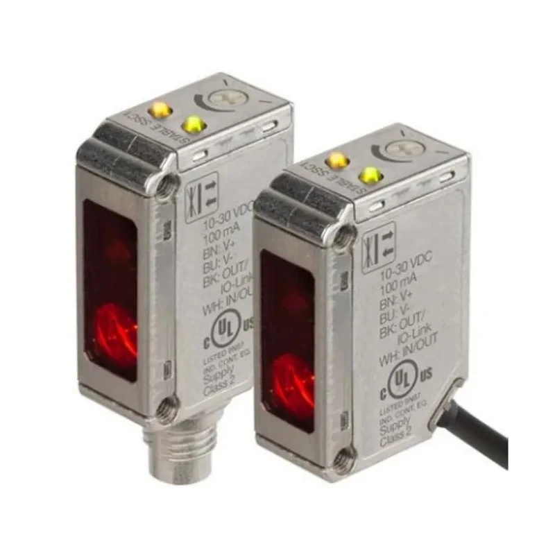 RS PRO Background Suppression Photoelectric Sensor, Block Sensor, 200 mm Detection Range, NPN/PNP Output, IO-Link IP67