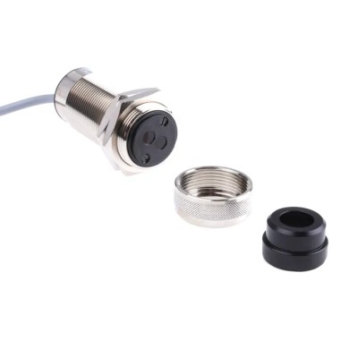 Baumer Diffuse Photoelectric Sensor Barrel Sensor 300 mm to 1.5 m Detection Range PNP Output IP65 FZAM 30P5002