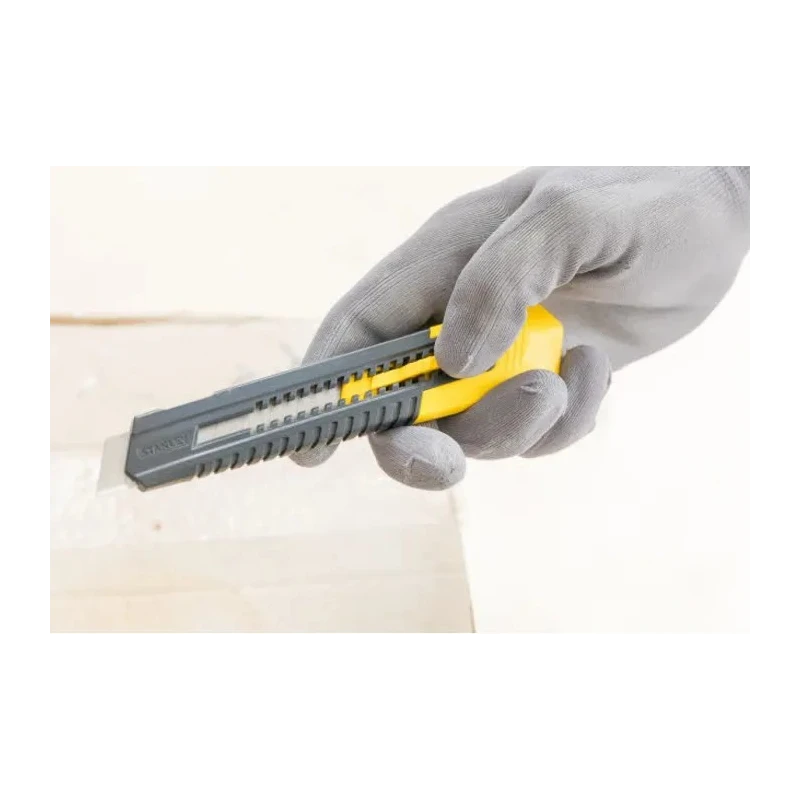 Stanley Safety Knife with Snap-off Blade Retractable 7 Blade Segments Light Duty 18mm Blade Width 165mm Length 0-10-151