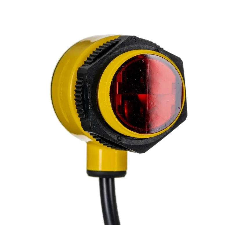 Banner Retroreflective Photoelectric Sensor, Barrel Style, Detection Range 50 mm to 6 m, PNP Output, IP69K, 30V DC T30SP6LP