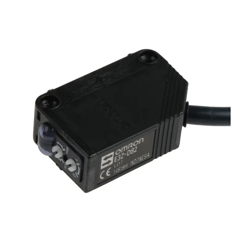 Omron Diffuse Photoelectric Sensor Block Sensor 1 m Detection Range PNP Output IP69K E3Z-D82 2M