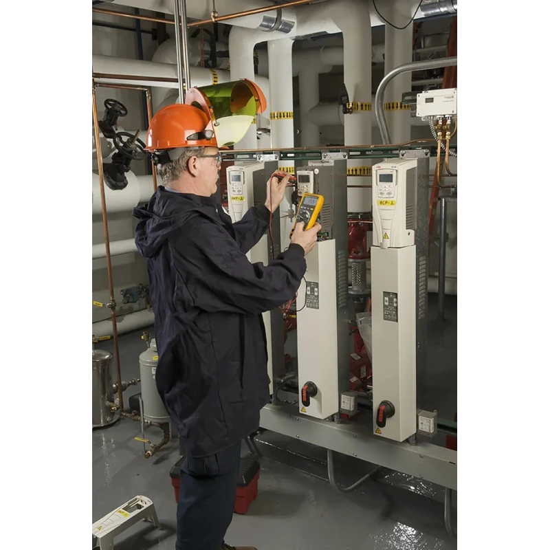 Fluke Handheld Digital Multimeter True RMS, 10 A, 1 kV, LCD Display, Alkaline Battery FLUKE 179