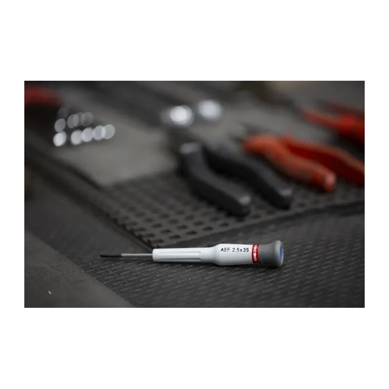 Facom Standard Screwdriver, 35 mm Blade, 117 mm Overall Length, Insulated Bi-Material Handle AEF.2.5X35