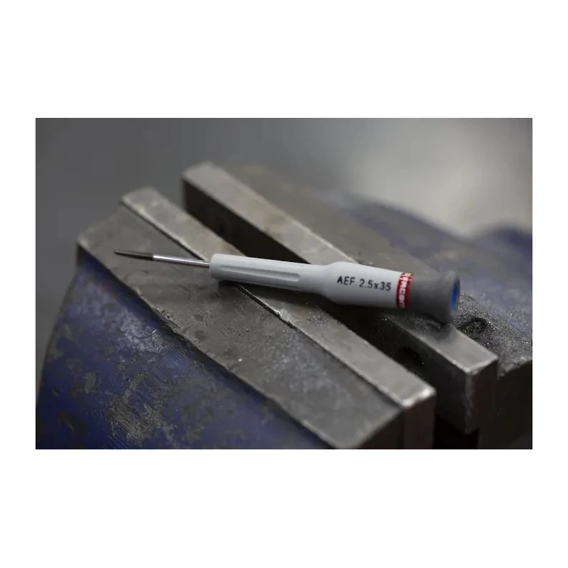 Facom Standard Screwdriver, 35 mm Blade, 117 mm Overall Length, Insulated Bi-Material Handle AEF.2.5X35