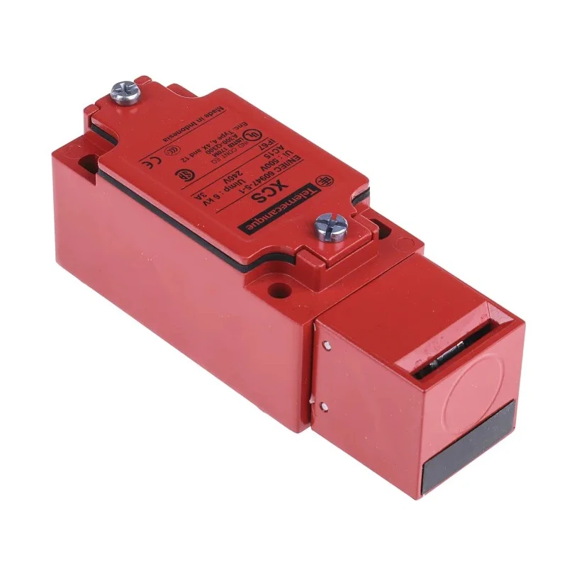 Telemecanique Sensors Safety Interlock Switch, Keyed Actuator Included, Zinc Alloy Housing, IP67, 240V AC, 6A, XCSA701