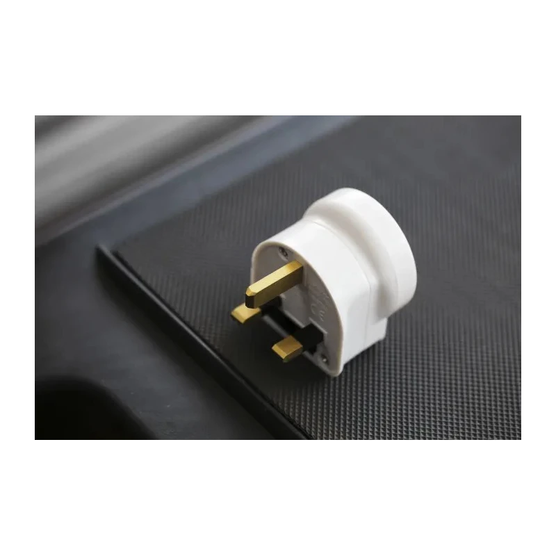 RS PRO Travel Adapter Europe UK, 13A, European Plug to British Type G, 250 V 13A 399-6134