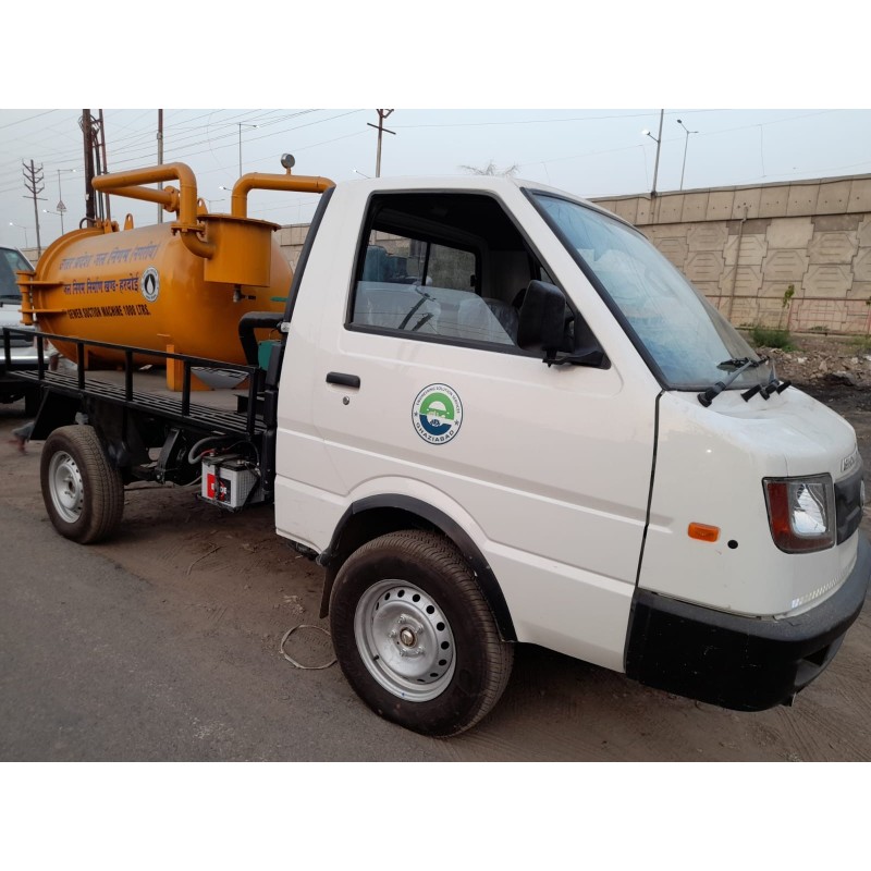 truck-mounted-sewer-suction-machine-1000ltr-1