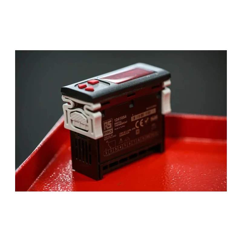RS PRO Panel Mount On-Off Temperature Controller 1 Input, 1 Output Relay 253V AC On-Off 124-1054
