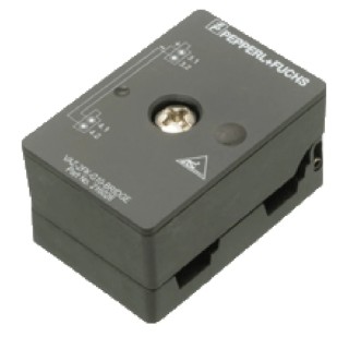 Pepperl + Fuchs Connector Hood Polybutylene Terephthalate, Polycarbonate IP67 IP69K IP68 5V-32V Output VAZ-2FK-G10-BRIDGE