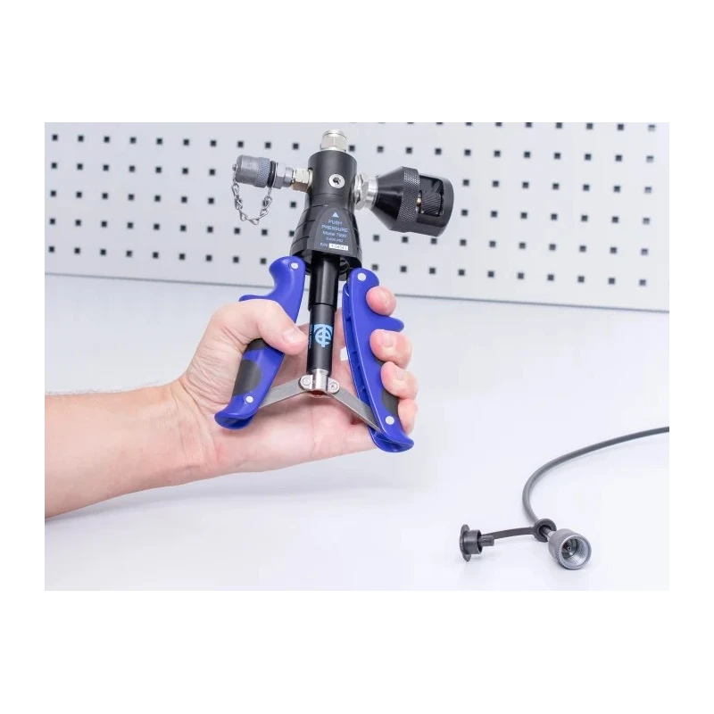 Time Electronics Hand Pump Pressure Pump Kit 7090, Maximum Pressure 40 bar, Vacuum to -950 mbar, Hose Length 1m