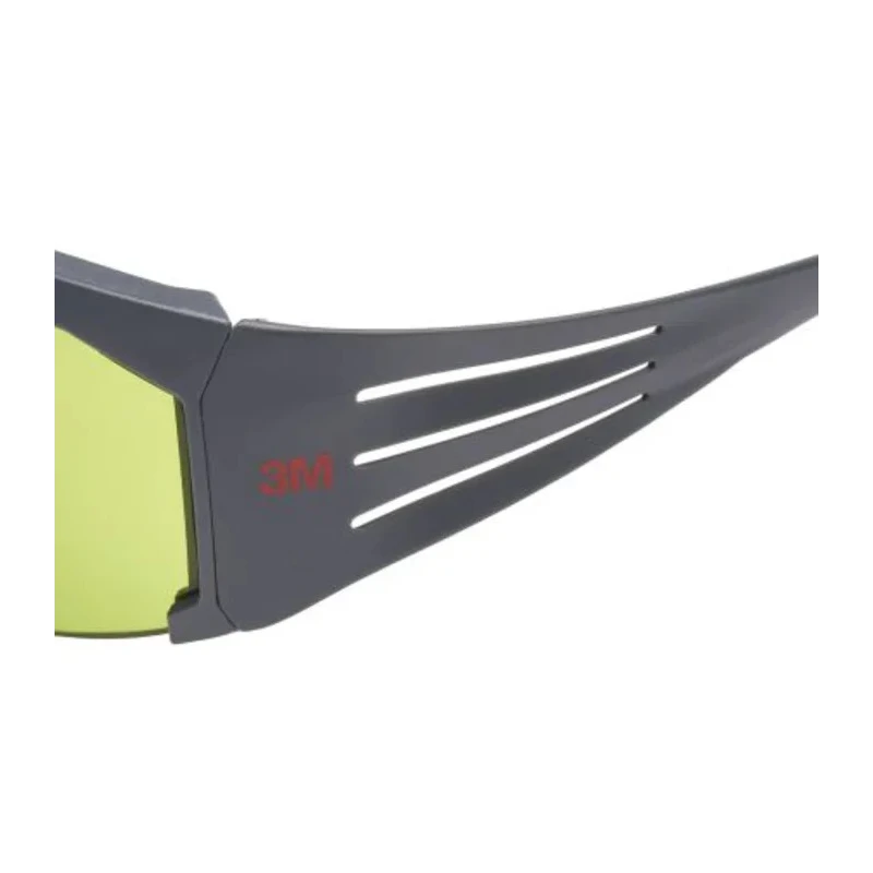 3M SecureFit 600 Welding Glasses with Anti-Fog Coating, Anti-Mist, Chemical Resistant, Scratch Resistant, Shade SF617AS-EU