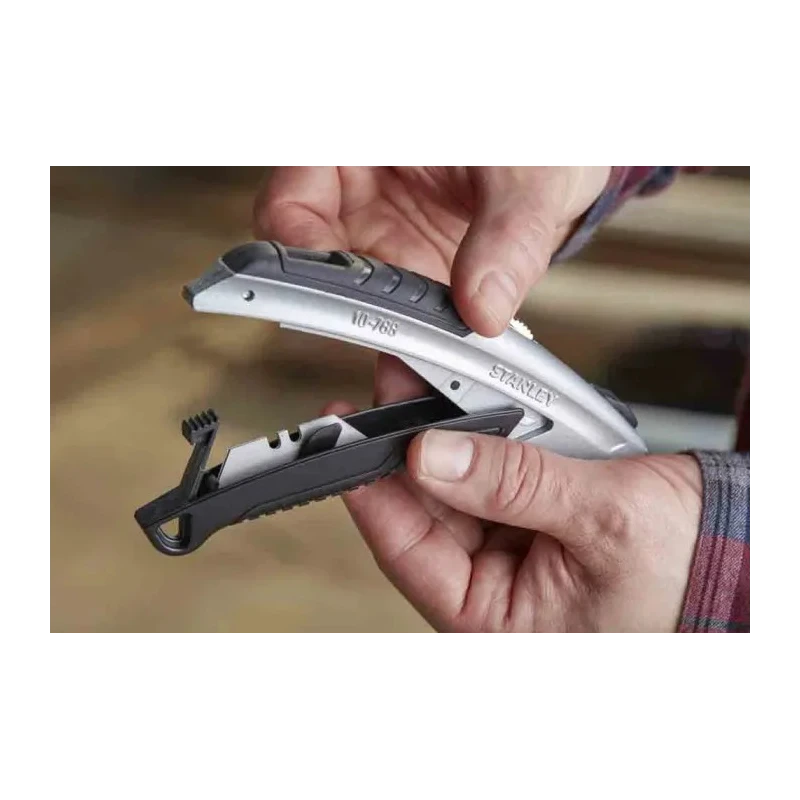 Stanley FatMax Retractable Utility Safety Knife with Straight Blade 60 mm 0-10-788