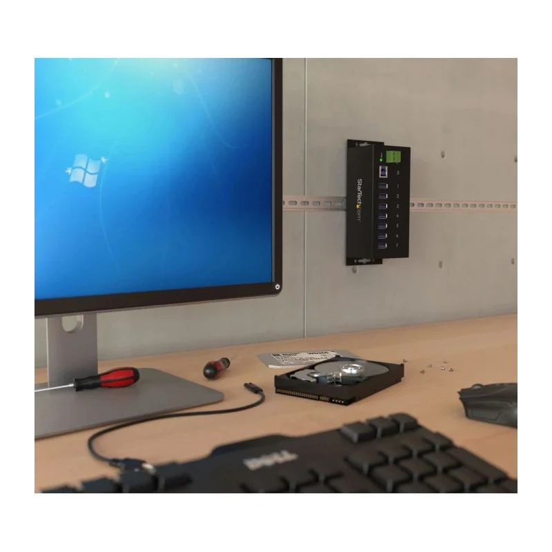 StarTech.com 7 Port USB 3.0 USB Hub Terminal Connector Powered 54mm Width 145mm Depth 45mm Height ST7300USBME