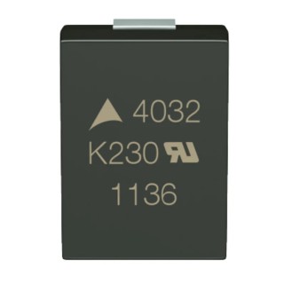 TDK Standard Ceramic Surface Mount Varistor 68 V, Clamping Voltage 775 V, 135 A Clamping Current, 900 pF B72660M0400K072