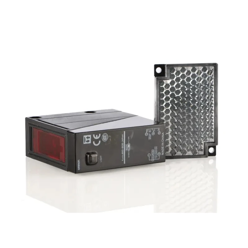Omron Retroreflective Photoelectric Sensor Block Style 4 m Detection Range Relay Output IP66 E3JM-R4M4T-G