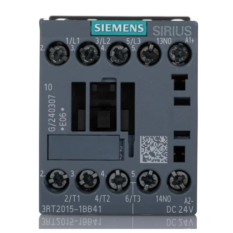 Siemens 3RT2 3-Pole Contactor, 24V dc Coil, 7 A, 3 kW Power Rating, 1 NO, 400V ac 3RT2015-1BB41