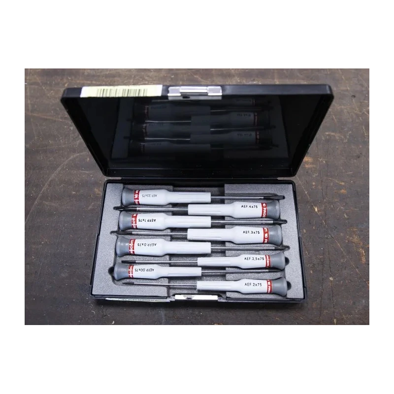 Facom Precision Screwdriver Set Phillips and Slotted, 8 Pieces, Case Included AEF.J3