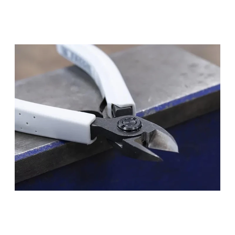 Facom Professional Micro-Tech® Series Flush Cable Cutter Side Cutter 125mm Length 10.5mm Jaw Width 2mm Cutting 405.12MT
