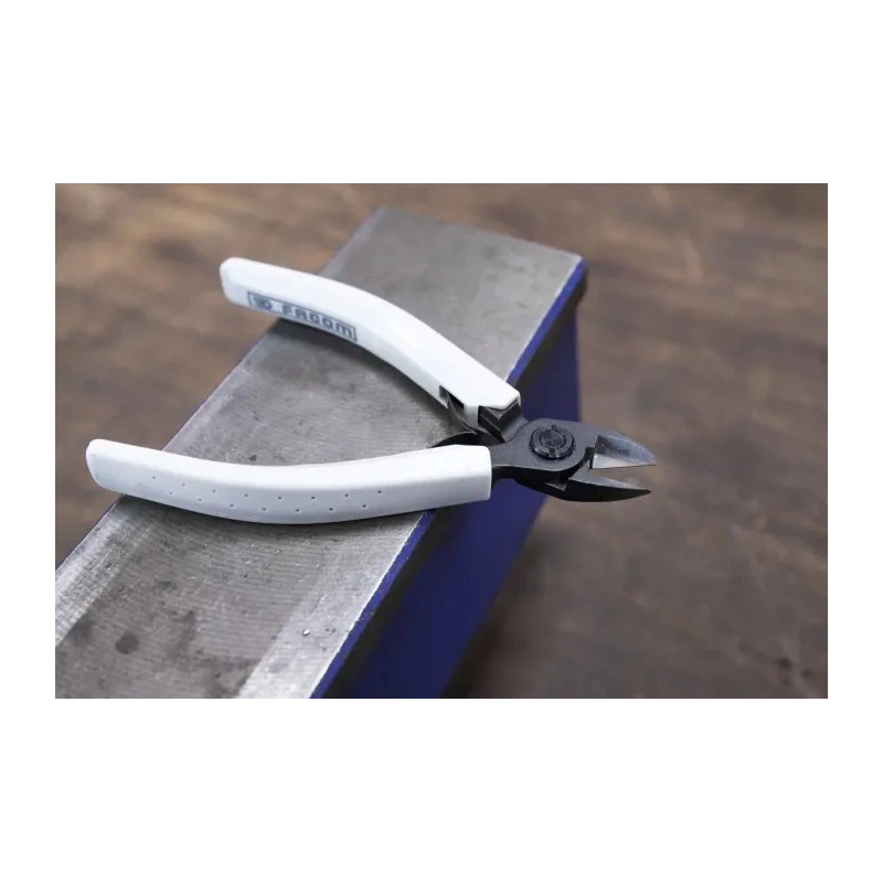 Facom Professional Micro-Tech® Series Flush Cable Cutter Side Cutter 125mm Length 10.5mm Jaw Width 2mm Cutting 405.12MT